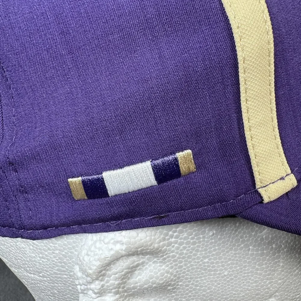 Washington Huskies Hat Cap‎ Strap Back Mens One Size NCAA Nike Dri-FIT AeroBill